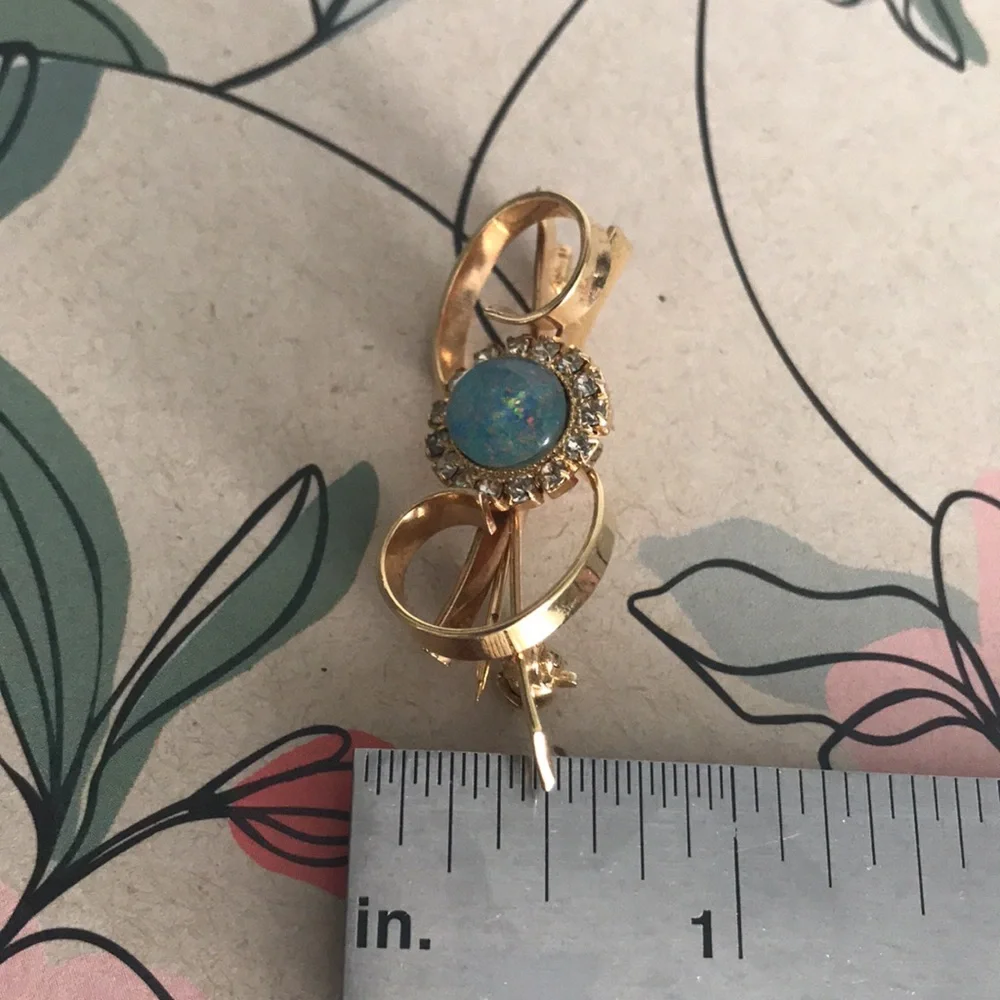 ✨Sold✨Vintage Costume Jewelry Brooch With Blue Faux Stone & Rhinestones - Picture 9 of 9